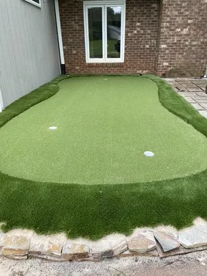 Carolina Custom Yardscapes Logo