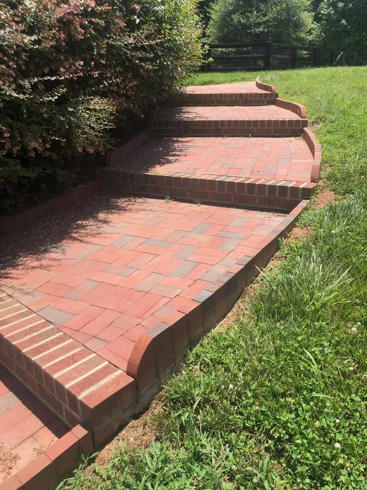 Top-rated lawn mowing service in Durham, NC by Carolina Garden Company