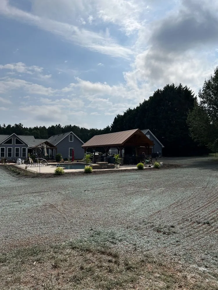 Reliable yard cleanup service in Anderson, SC by Carolina Grade