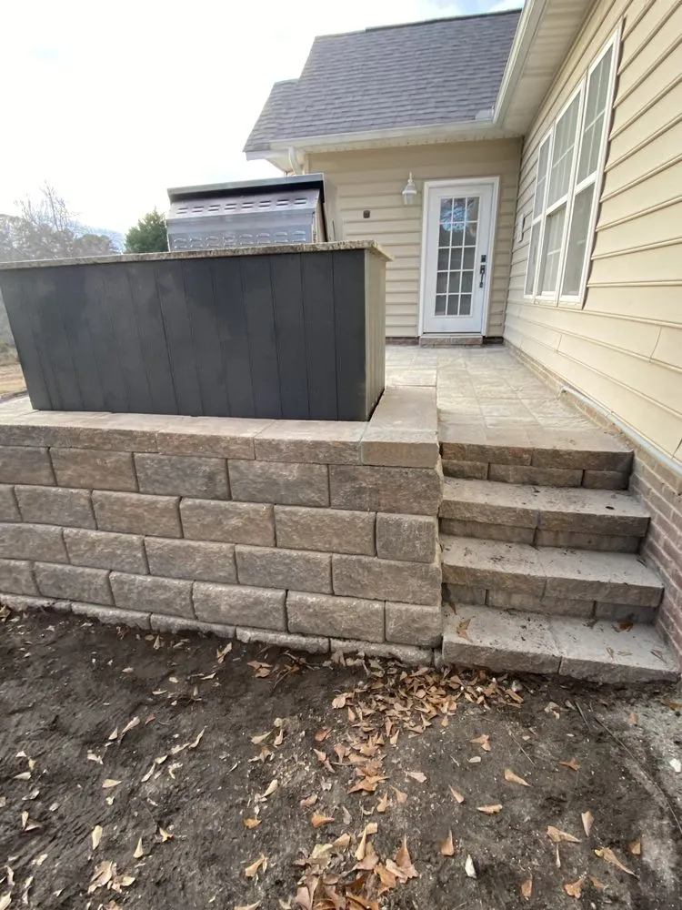 Custom yard maintenance with custom design in Batesburg-Leesville, SC by Carolina Home and Yard
