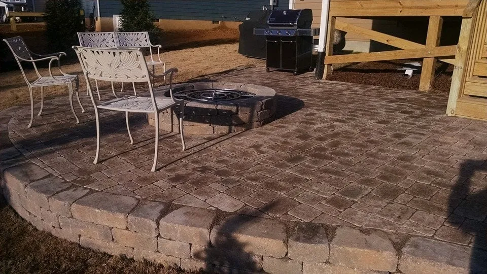 Reliable lawn care service experts serving Raleigh, NC - Carolina Professional Landscapes