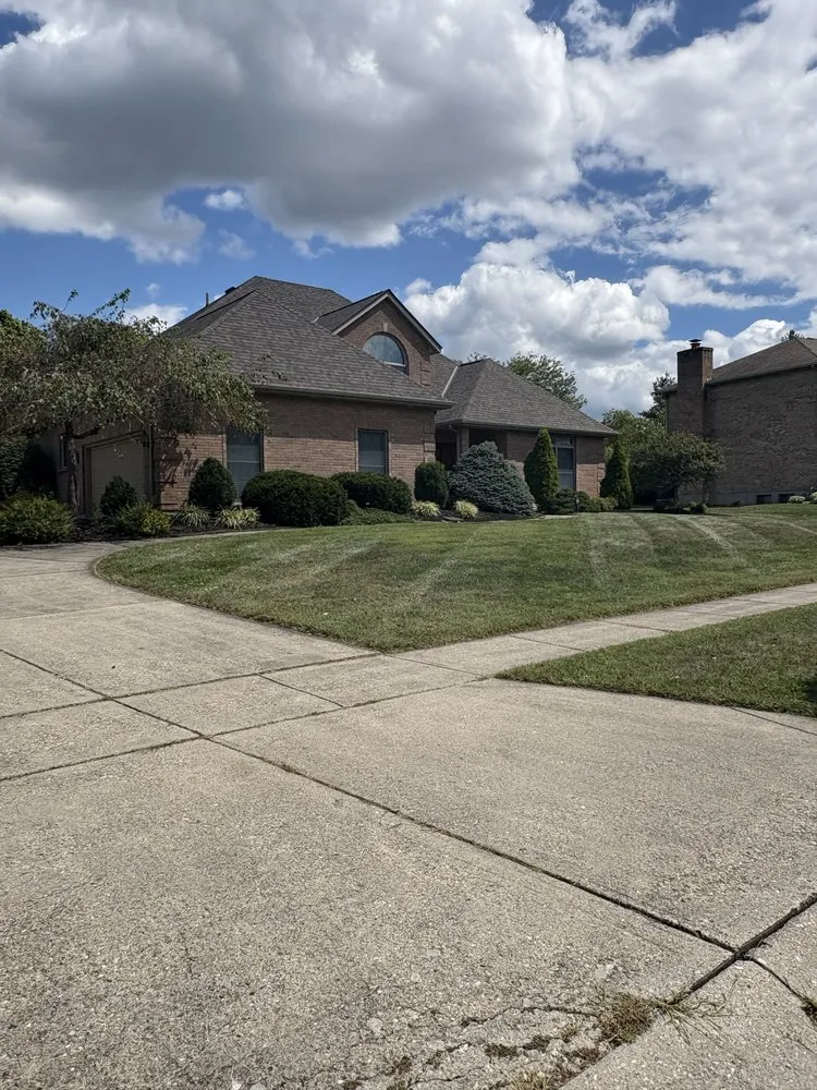 Custom residential landscaping experts serving Hamilton, OH - Carpenter Bee’s Lawn Care