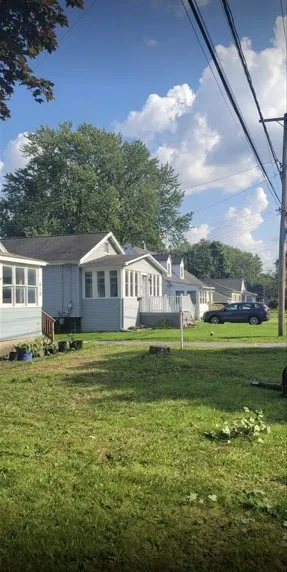 Reliable lawn mowing service experts serving Clay, NY - Carpenters Tree Services Plus