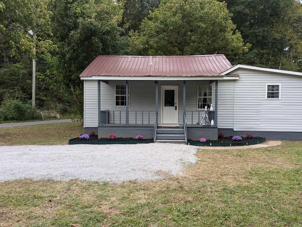 Custom yard cleanup service near you across Pigeon Forge, TN - Carper's Yard Cutters