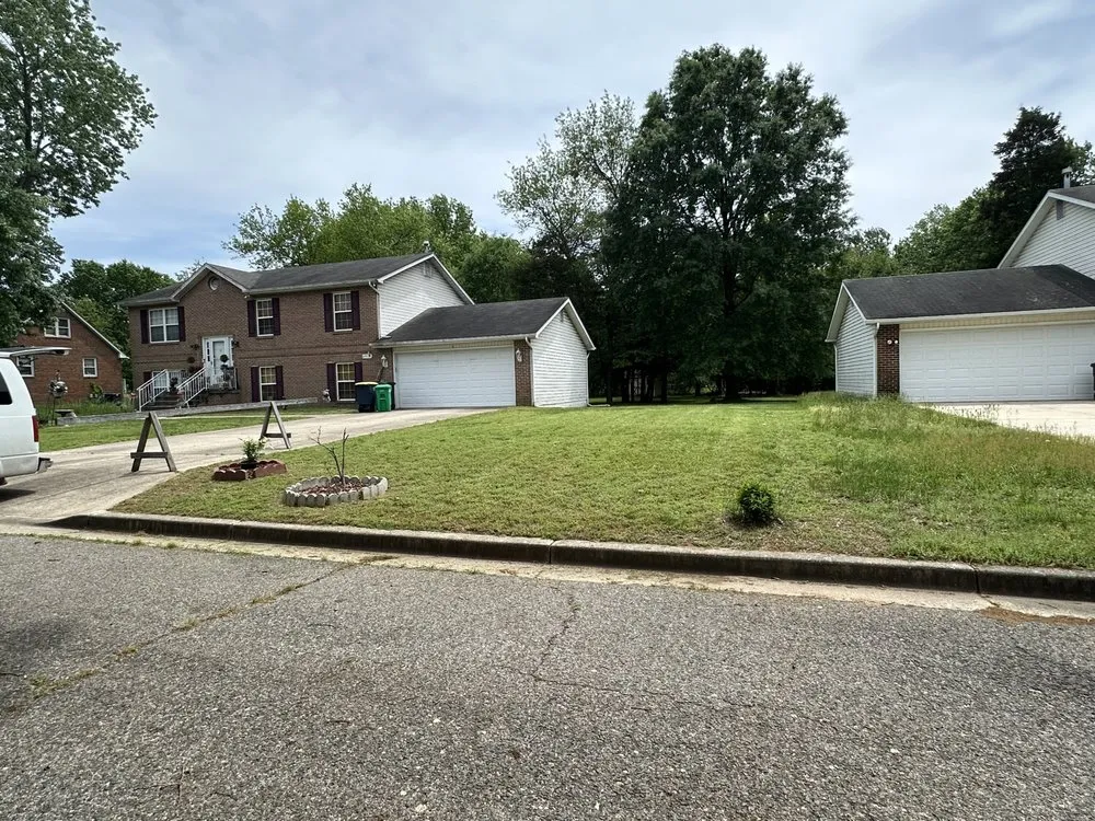 Reliable yard maintenance experts serving Landover Hills, MD - Carranza Landscape