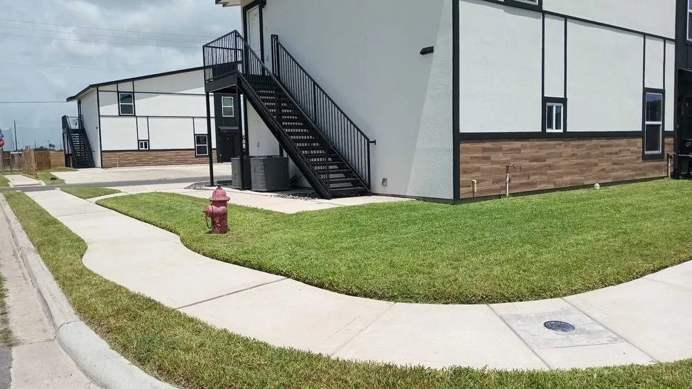 Professional outdoor landscaping in Edinburg, TX by Carranza's Landscaping Services