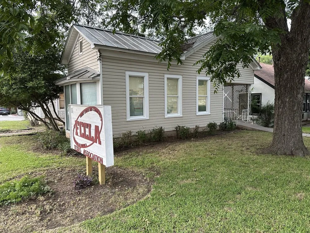 Top-rated lawn mowing service for residential properties across Austin, TX - Carrate Landscaping