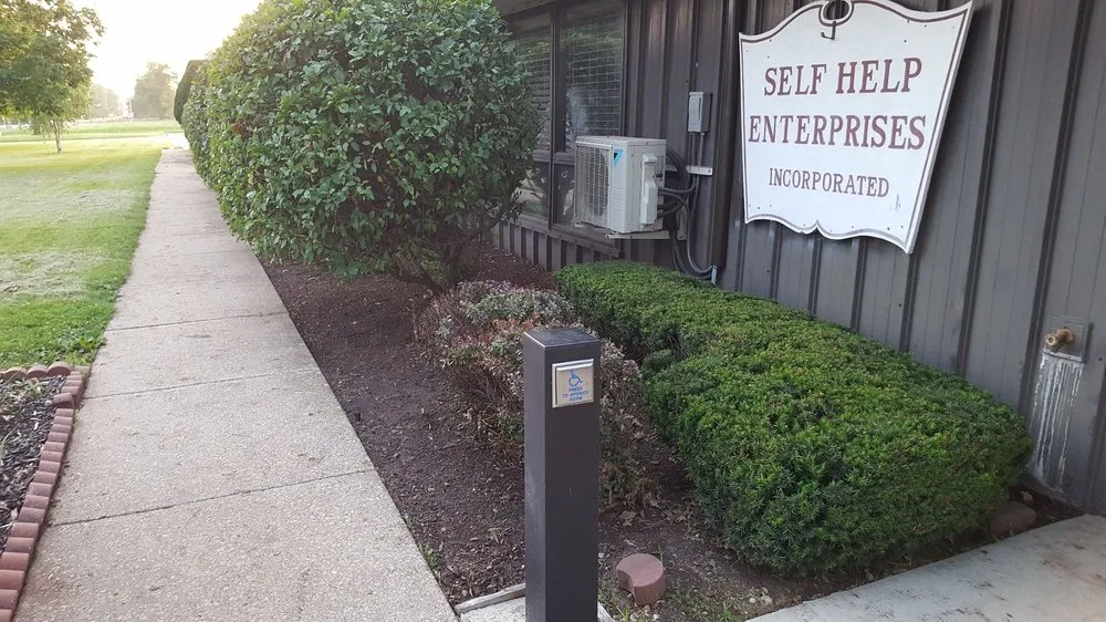 Local lawn care service for residential properties in Sterling, IL by Carrillo's Lawn Service