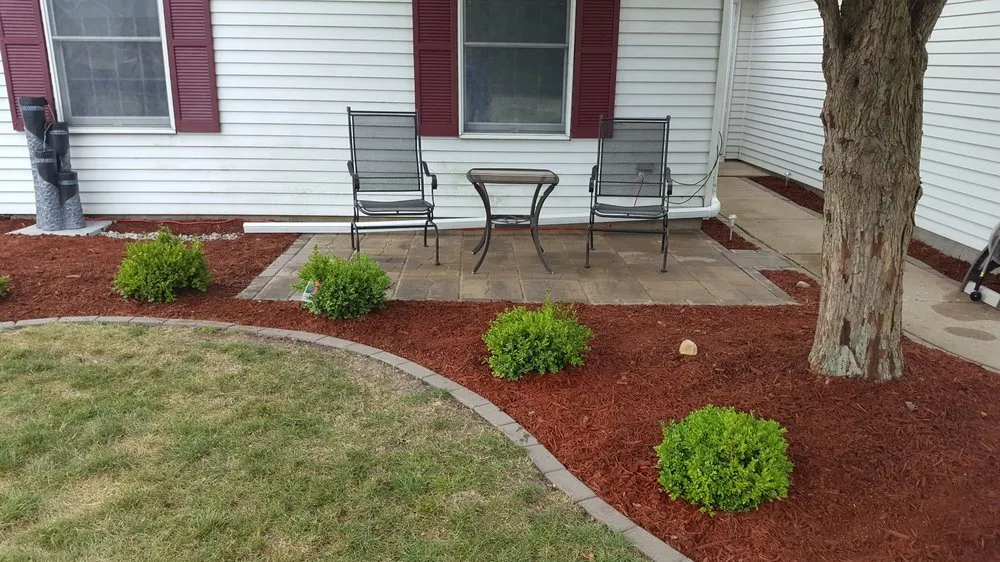 Top-rated lawn mowing service experts serving Sterling, IL - Carrillo's Lawn Service