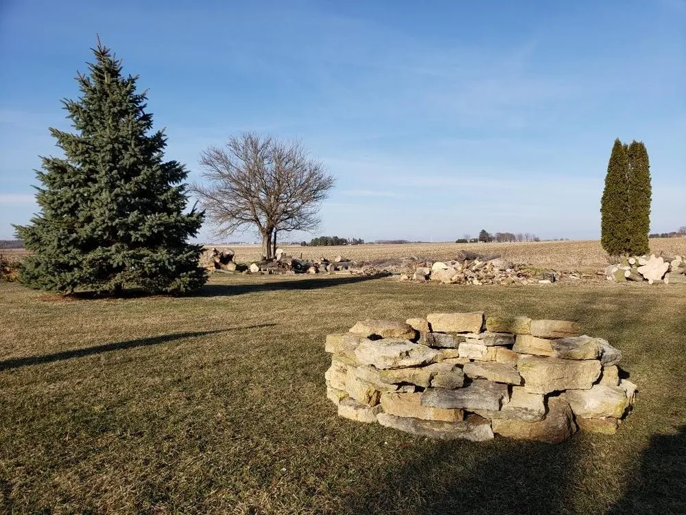 Custom lawn care service in Sterling, IL by Carrillo's Lawn Service