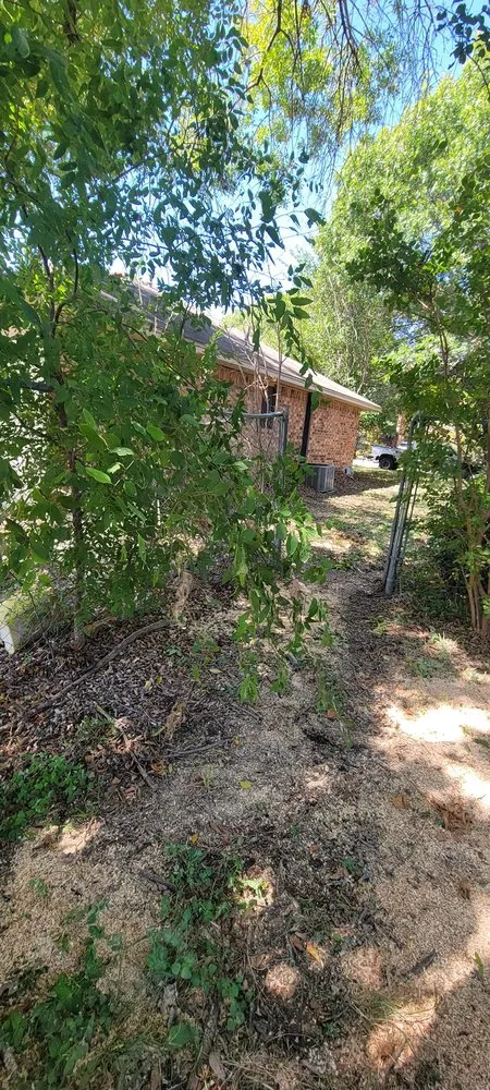 Affordable landscaping services experts serving Waxahachie, TX - Carroll Contracting Services