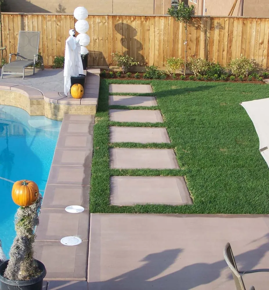 Professional yard maintenance in Fresno, CA by CarrollCo