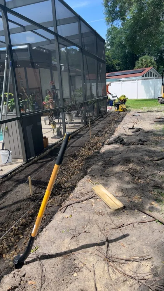 Custom yard maintenance in Lutz, FL - Carrows Land Management