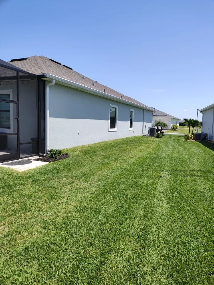 Expert lawn mowing service in Melbourne, FL - Carr’s Complete Landscaping