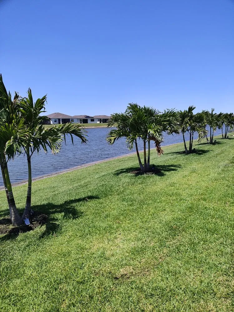 Expert garden landscaping for homes in Melbourne, FL by Carr’s Complete Landscaping