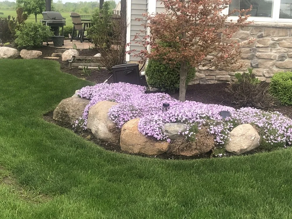 Expert residential landscaping experts serving Fort Wayne, IN - Carr's Lawn and Landscape