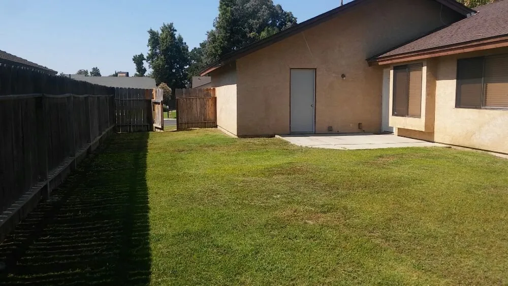 Trusted lawn care service in Bakersfield, CA - Carson's Gardening