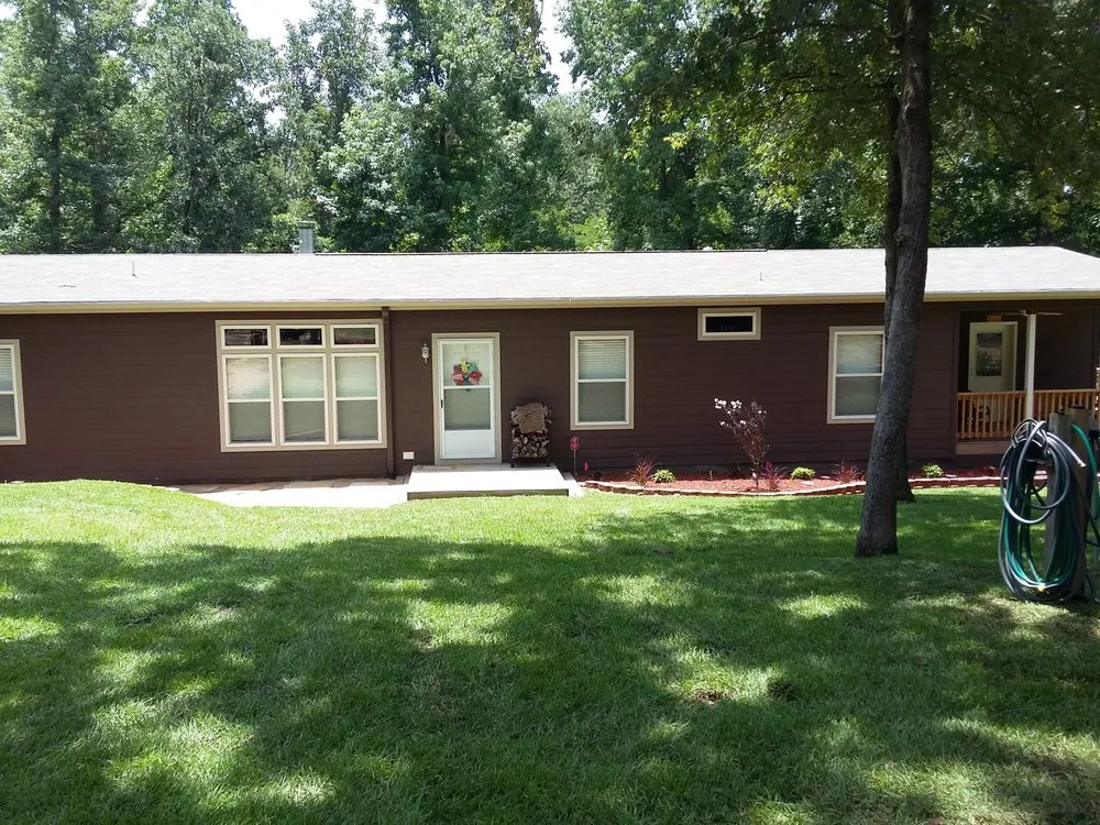 Local yard maintenance near you in Athens, TX by Carter Cleanouts