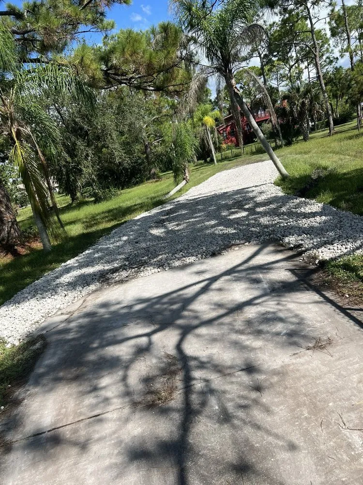 Custom garden landscaping in Fort Myers, FL - Carter Landscaping & Siteworks