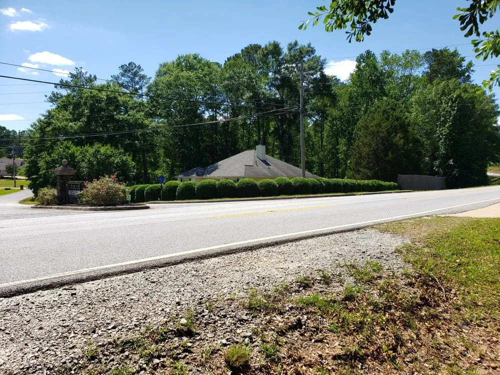 Top-rated yard cleanup service in Phenix City, AL - Carter’s Craft