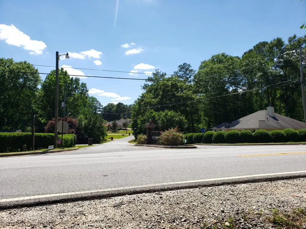 Custom residential landscaping in Phenix City, AL by Carter’s Craft