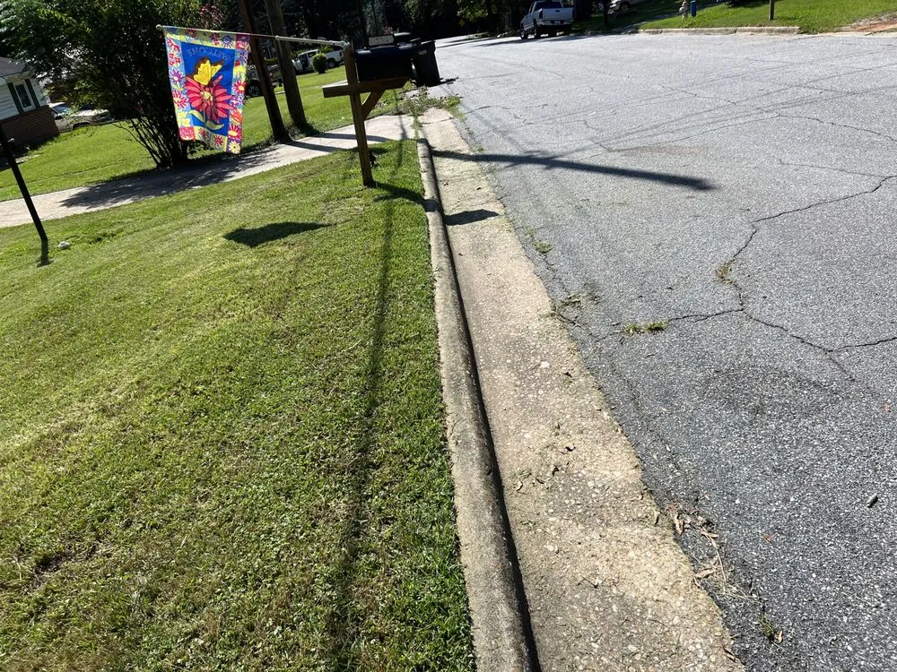 Affordable landscaping services in Phenix City, AL by Carter’s Craft