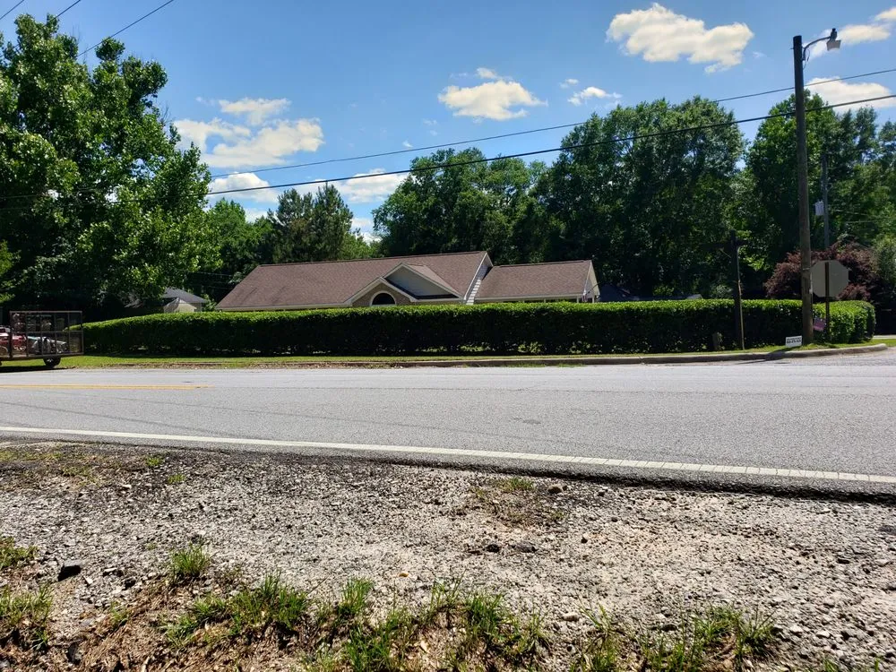 Professional outdoor landscaping experts serving Phenix City, AL - Carter’s Craft