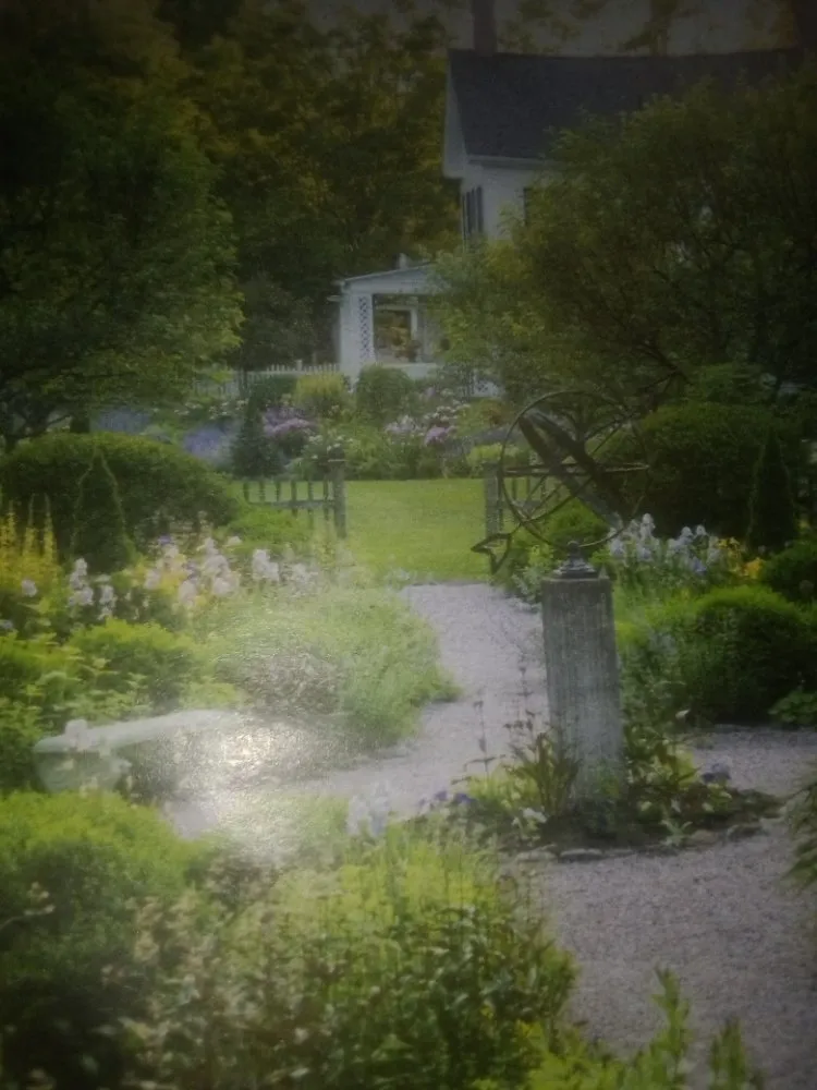 Custom landscape design experts serving Bainbridge, GA - Carter's lawn care