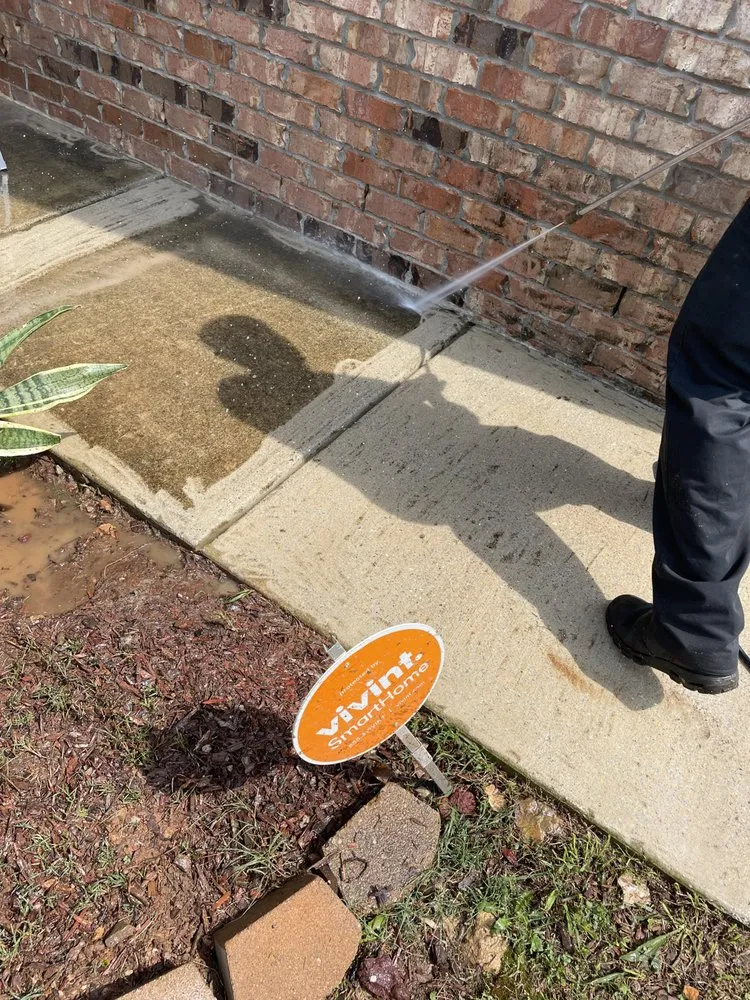 Top-rated yard maintenance experts serving Huntsville, AL - Cartwright’s Landscape and Pressure Washing