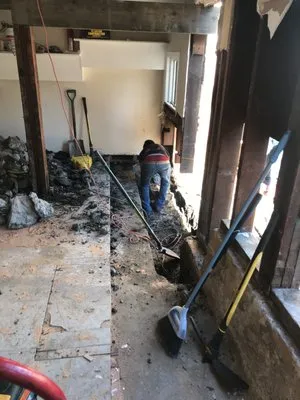 Carvalho Hauling Landscaping Logo