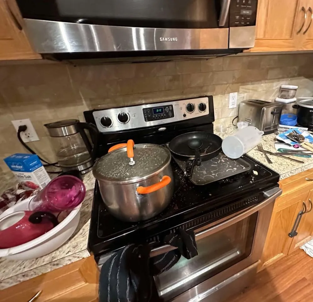 Affordable yard cleanup service in Cleveland, OH by Casa Crew