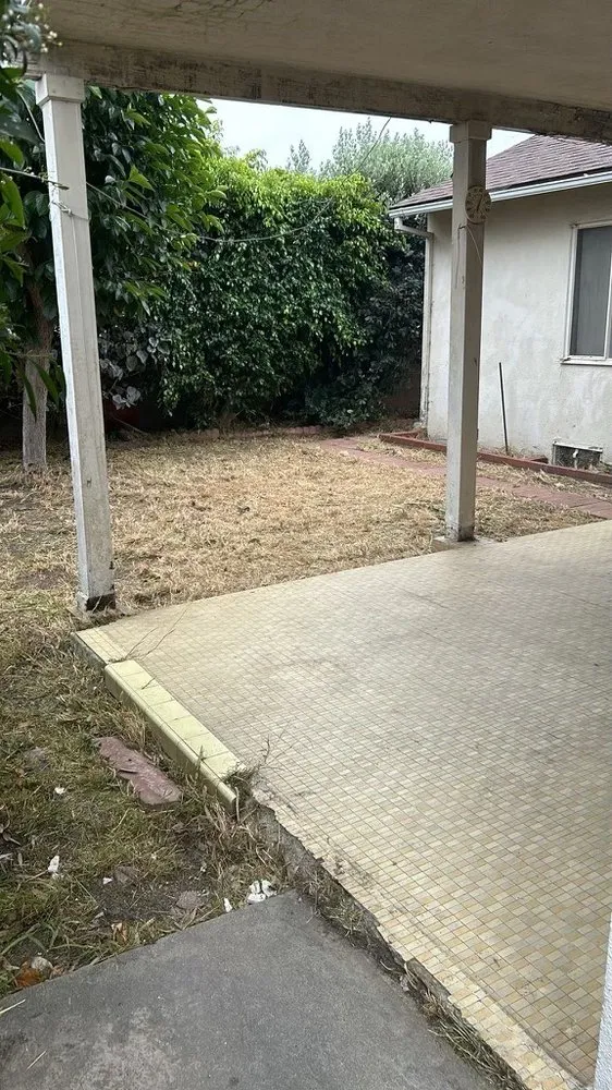 Reliable lawn mowing service in Compton, CA - Casa Grande Landscaping