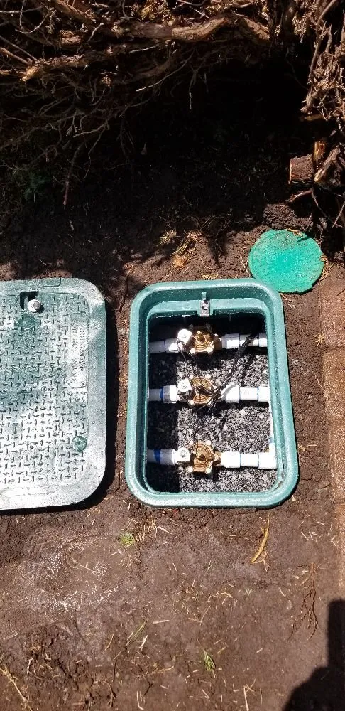 Local yard maintenance for residential properties in Santa Barbara, CA by Casa Landscape Maintenance