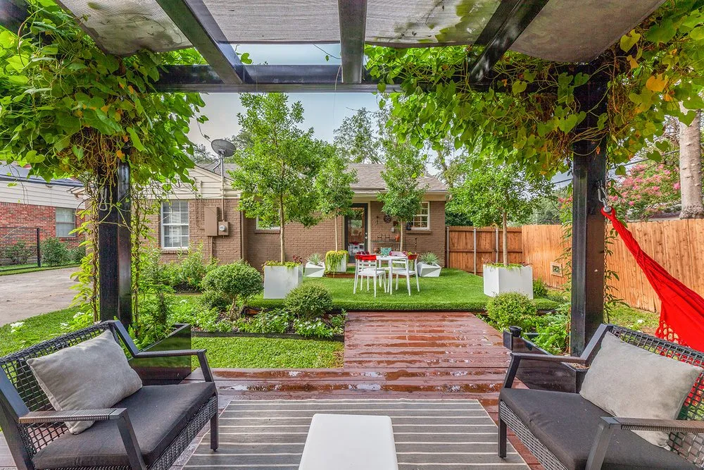 Expert garden landscaping for beautiful yards in Dallas, TX by Casa Outdoor Design