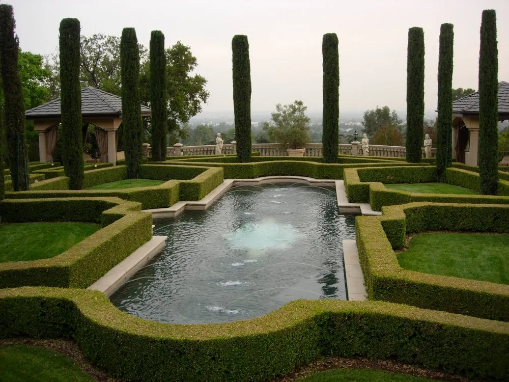 Custom landscape design in Dallas, TX by Casa Outdoor Design