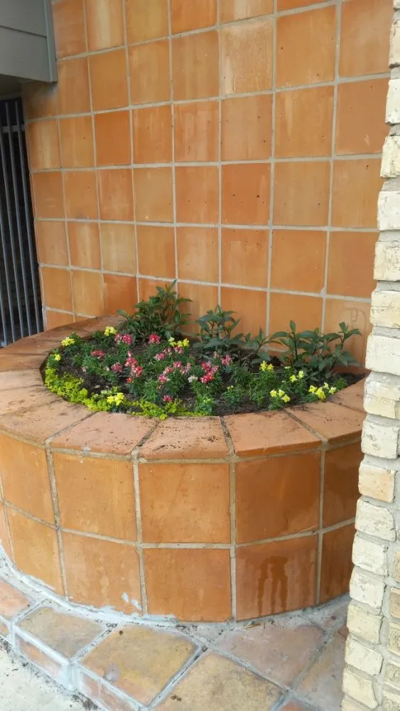 Professional garden landscaping experts serving San Antonio, TX - Casas Lawn Service