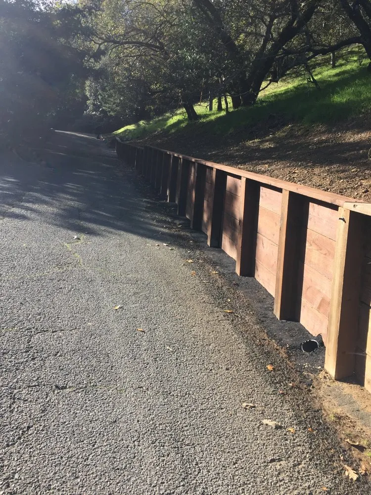 Professional yard maintenance in Santa Rosa, CA - Cascada Landscape