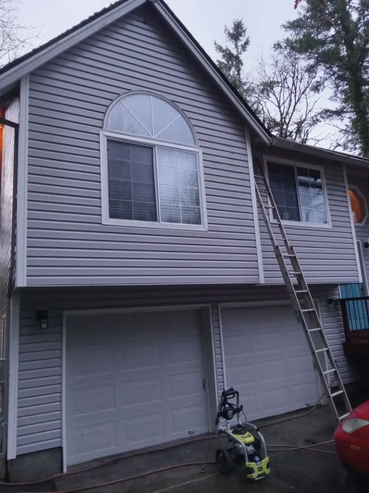 Top-rated lawn care service in Oregon City, OR - Cascade Land and Tree