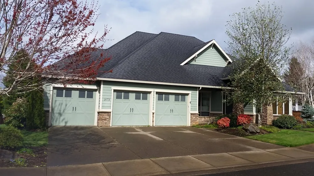 Trusted yard maintenance in Stayton, OR by Cascade Roof and Surface Cleaning
