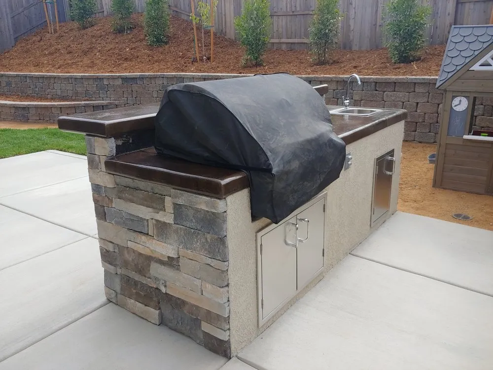 Expert yard cleanup service for residential properties in Roseville, CA by Cascading Falls