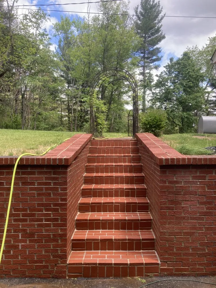 Local outdoor landscaping experts serving Weaverville, NC - Case Lawn Care