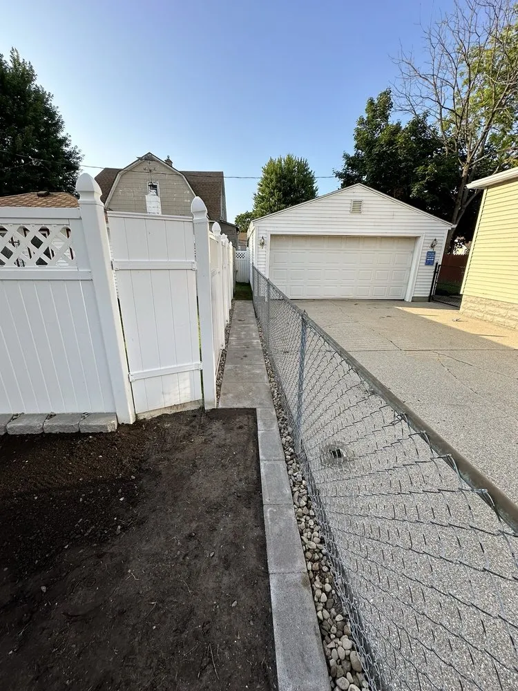 Top-rated yard maintenance for homes in Bay City, MI by Casey’s complete lawn care