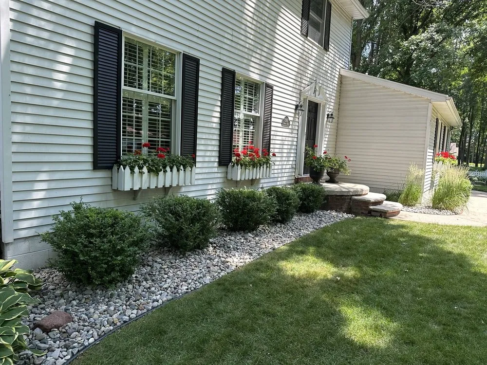 Trusted lawn mowing service in Bay City, MI - Casey’s complete lawn care