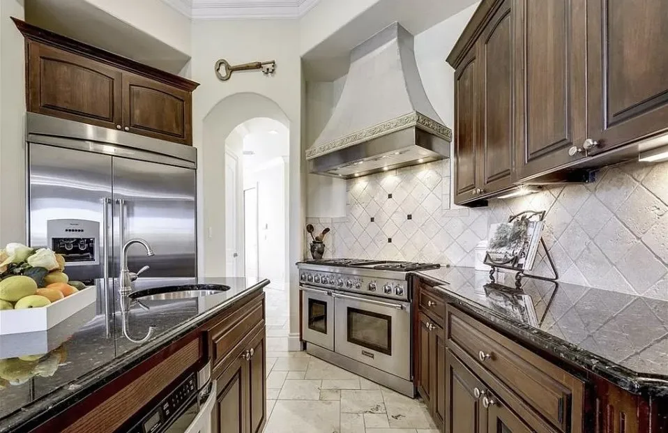 Trusted yard cleanup service experts serving Pflugerville, TX - Cash White Design