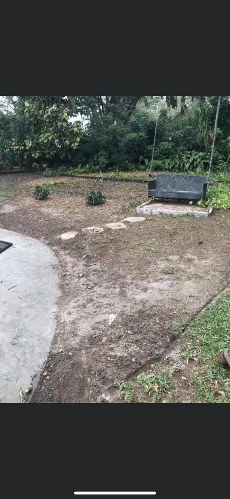 Custom yard maintenance in Plant City, FL by Casper's Friendly Lawn Service