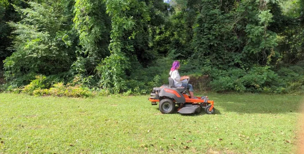 Reliable yard cleanup service for beautiful yards across Fayetteville, NC - Casper's Pressure Washing and Lawn Care Services