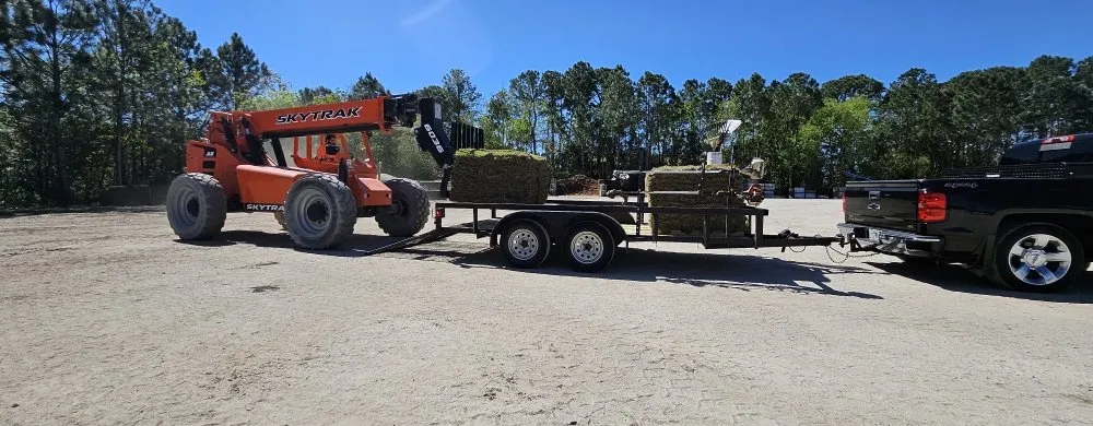 Reliable yard cleanup service in Fort Walton Beach, FL by Cast Away Lawn Care