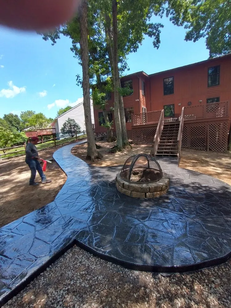 Expert landscape installation for year-round maintenance in Mount Crawford, VA by Castaneda Concrete & Landscaping