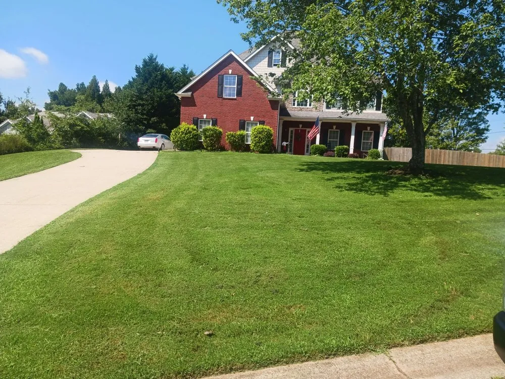 Top-rated yard cleanup service in Flowery Branch, GA by Castaneda Landscaping