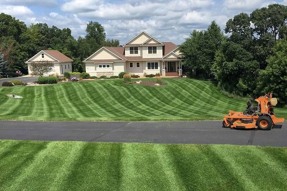 Trusted yard maintenance in Manassas, VA by Castaneda's Land services